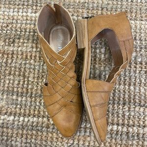 Mi. Im sandal booties